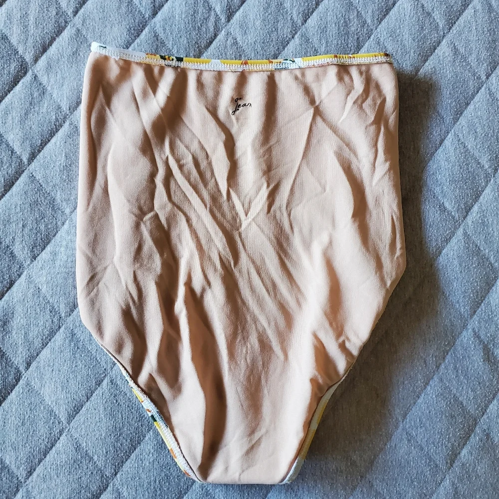 Kortni‎ Jeane girls swim bottoms 8/9